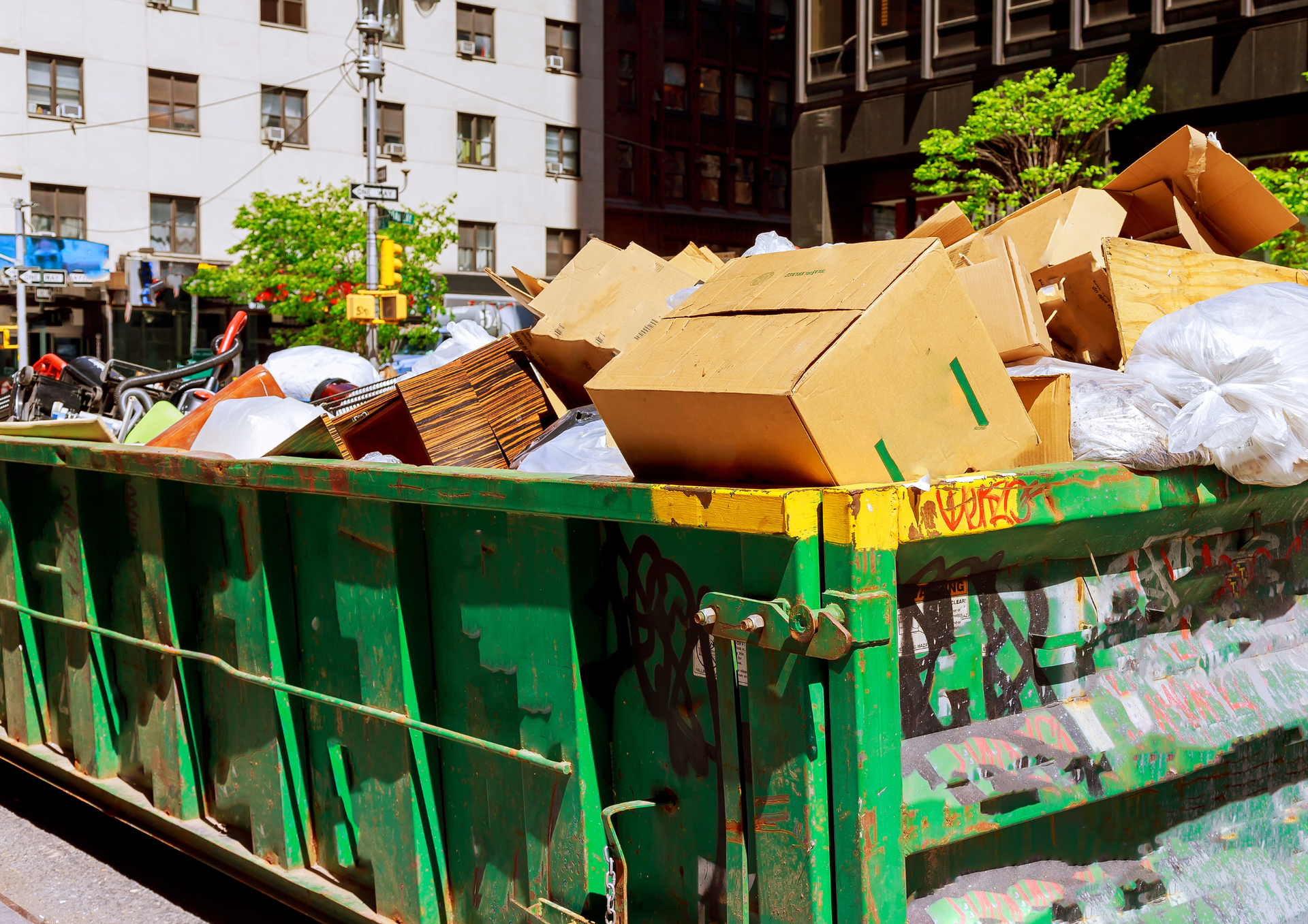 What to Consider Before Choosing Cheap Skip Hire for Managing Waste