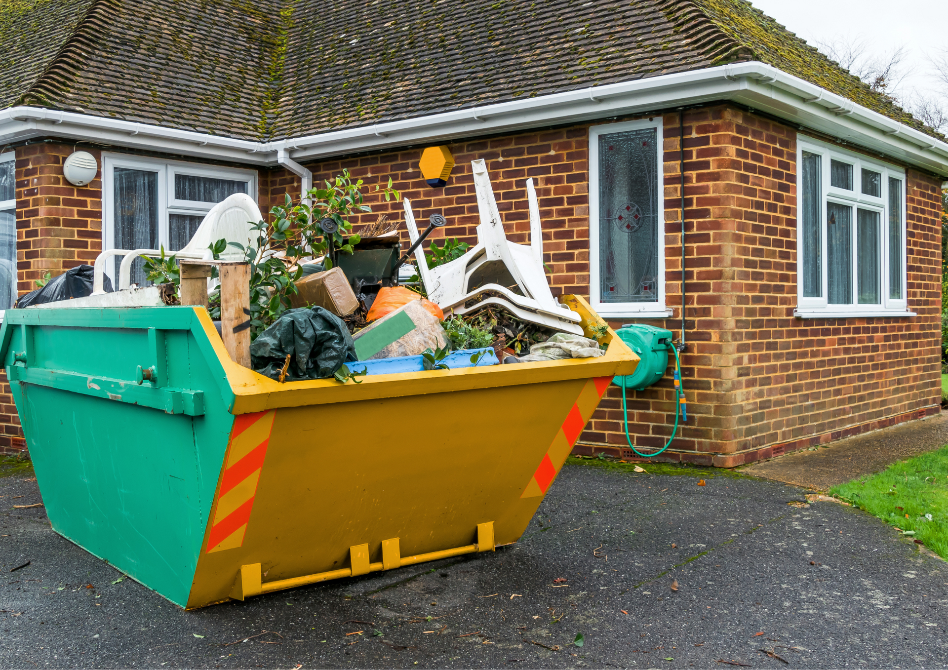 Top Five Reasons to Hire a Skip for Waste Management Projects